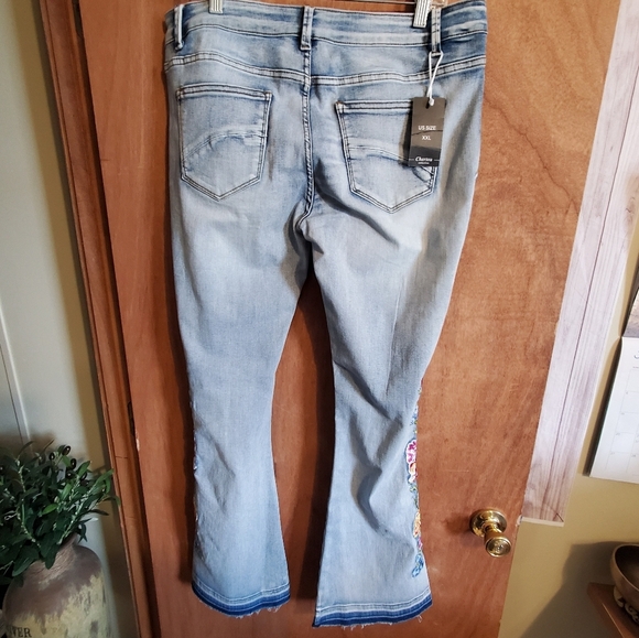 CHARTOU JEANS NWT SZ XXL. FLORAL EMBROIDERY. BELl Bottom. FLARE. Stretch - Picture 5 of 11